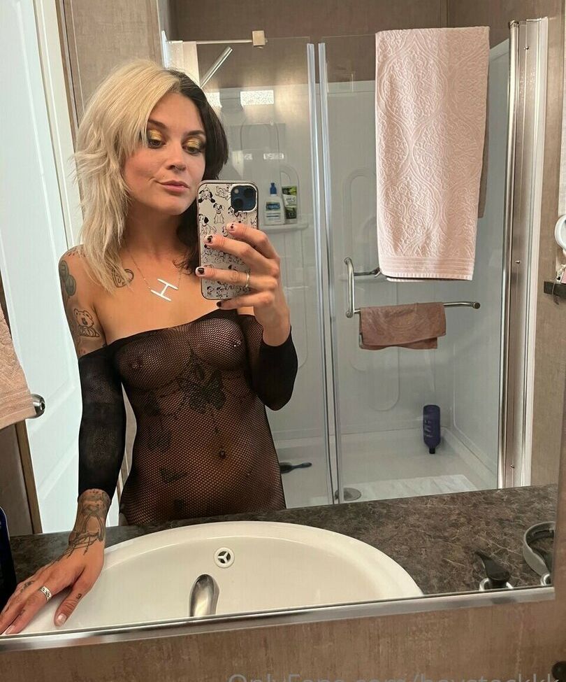 Love After Lockup desnuda #109096023