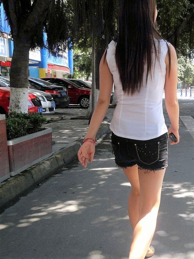 Voyeur: Chinese small bums in shorts... #87969129