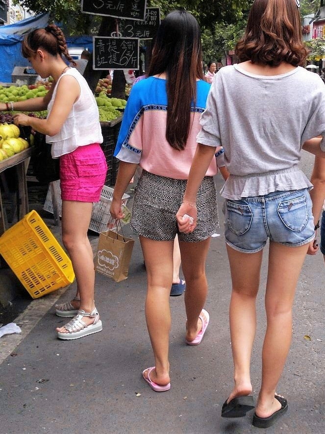 Voyeur: chinese small bums in shorts...
 #87969148