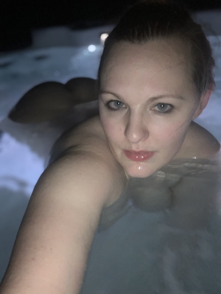 Hot tub play #105448414