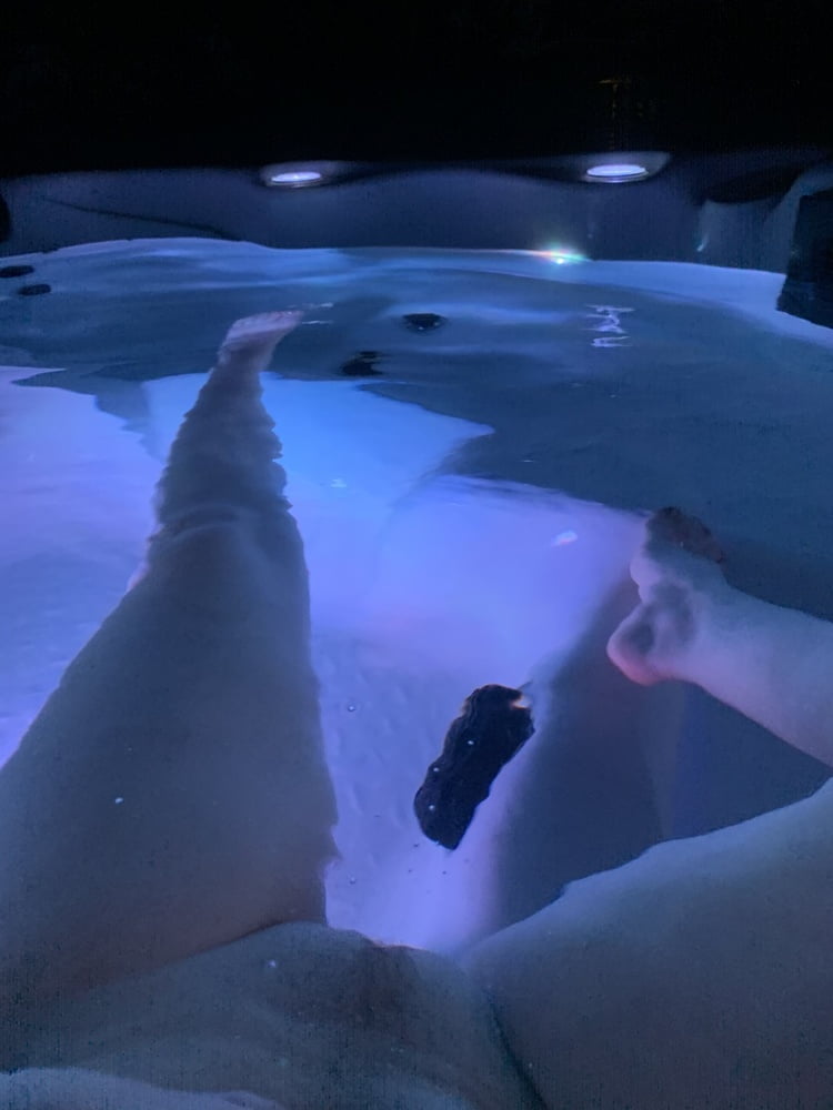 Hot tub play #105448416