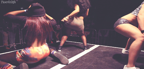 Twerking #99800523