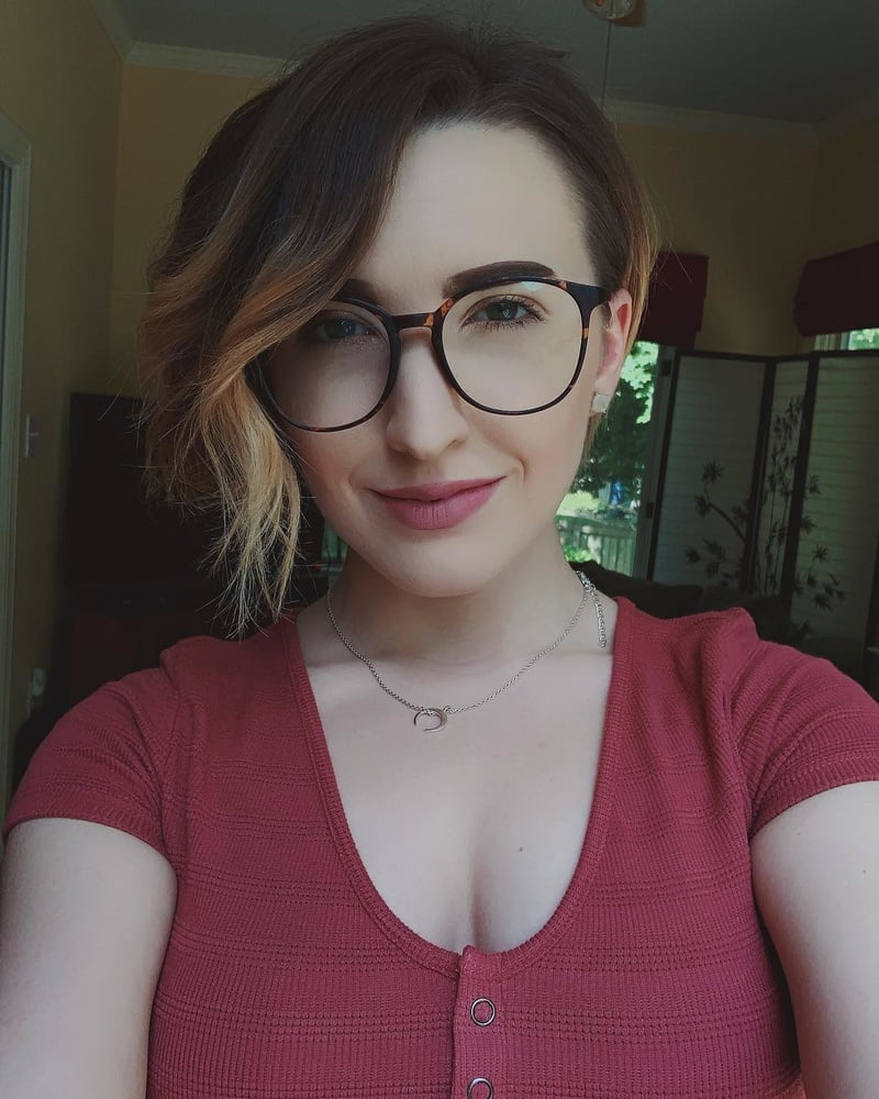 Nerd Milf #103238011