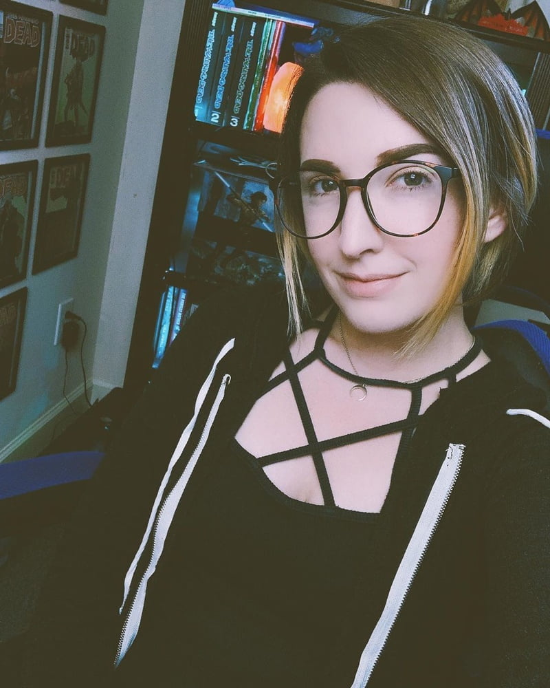 Nerd Milf #103238066