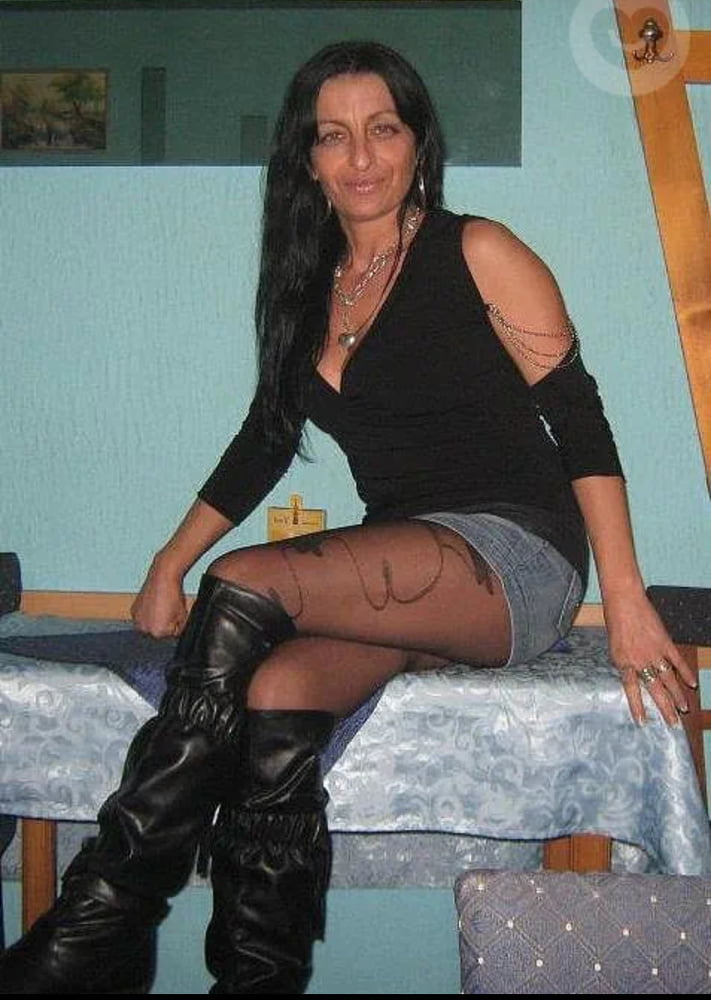 Milfs caliente ii
 #93511733