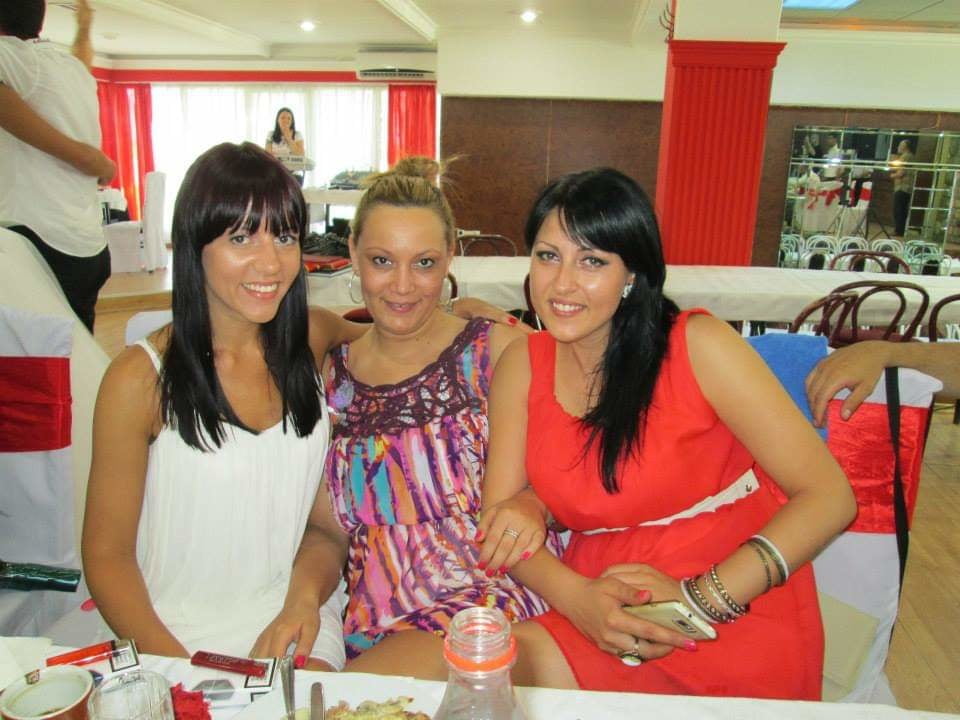 Milfs caliente ii
 #93511776