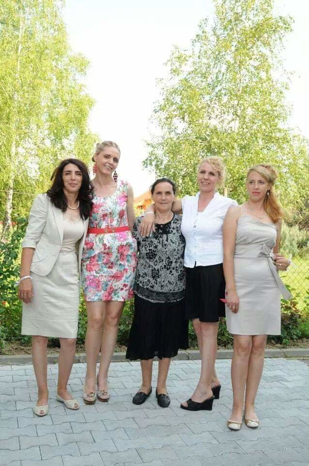 Milfs caliente ii
 #93511782