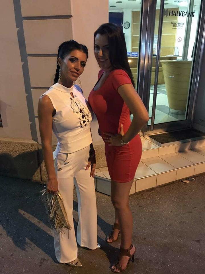 Milfs caliente ii
 #93511944