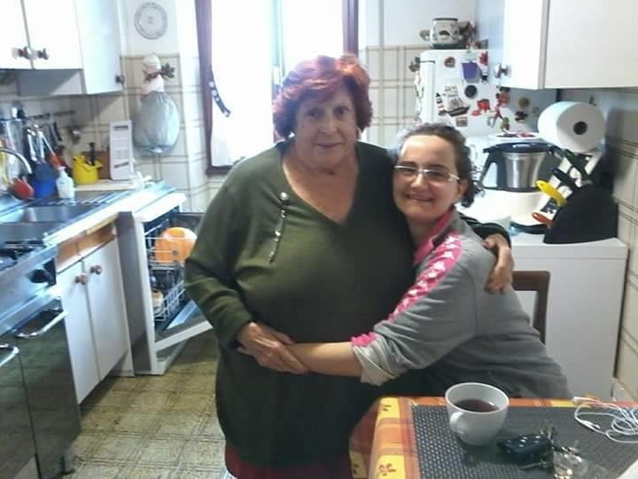 Meine echte bisexuelle Oma Tante (sie ist die Schwester meiner Mutter)
 #100416307