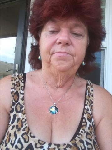 Granny cleavage 123
 #106387313