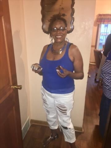 Oma Ausschnitt 123
 #106387702