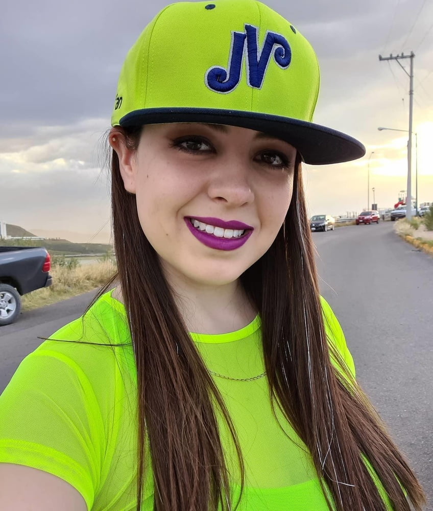 Mis fotos (my pictures) #87370052