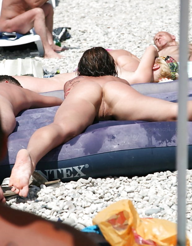 VOYEUR A LA PLAGE... #95534388