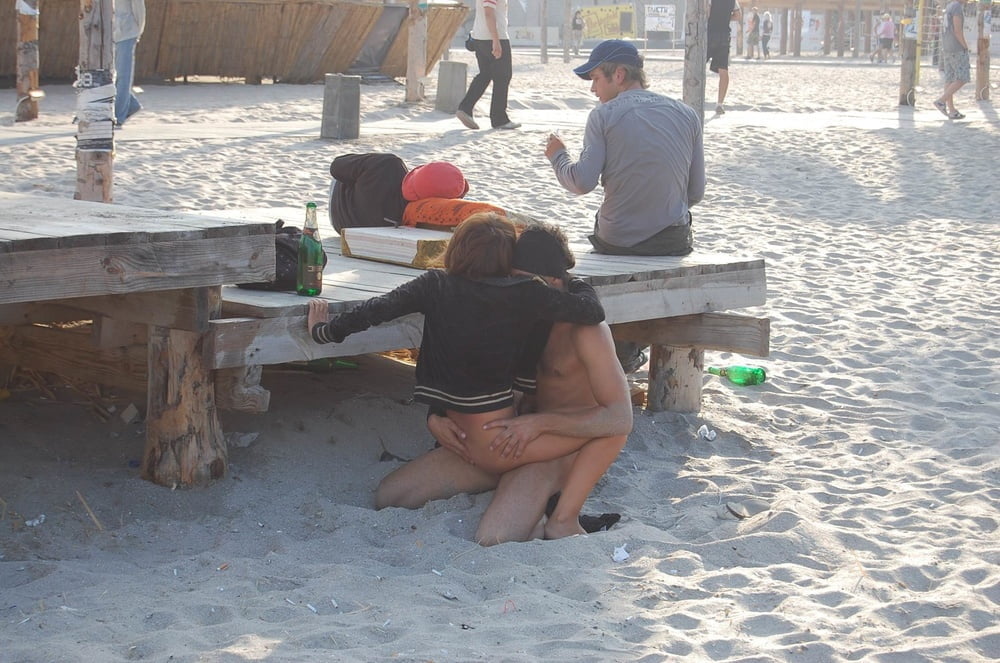 VOYEUR A LA PLAGE... #95534413