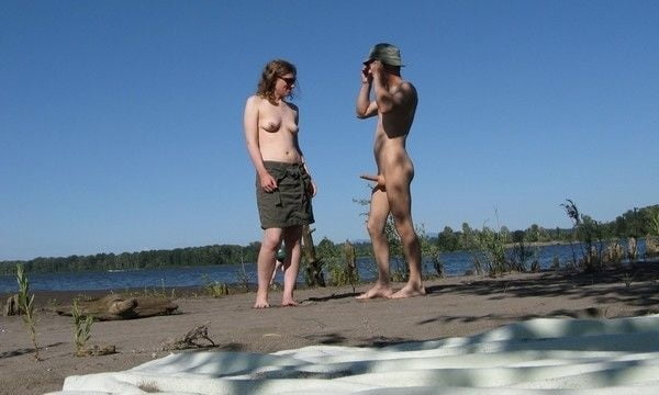 VOYEUR A LA PLAGE... #95534783