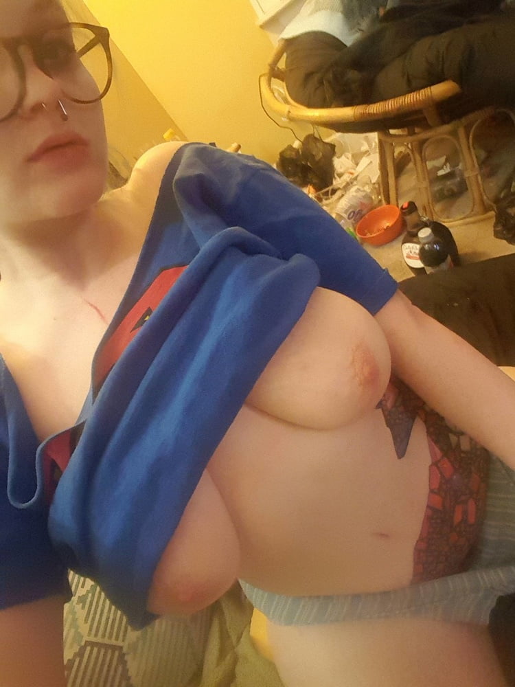 Nerd girl verre busty cheveux verts
 #90169422