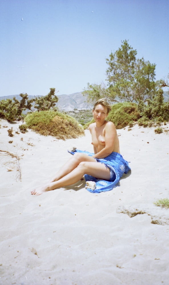 Retro Nudist Milf Pee on the Fkk Beach #94325590