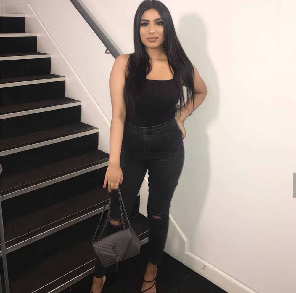 Heißesten pakistanischen Mädchen zufällig sexy paki
 #105688020