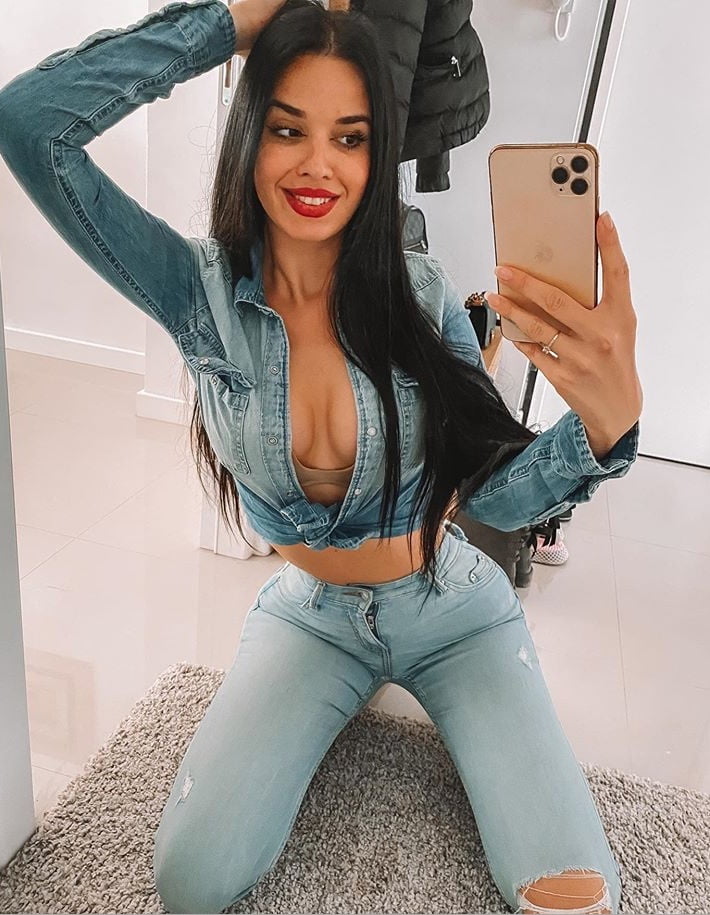 バルカン半島の女の子クロアチア
 #80056341