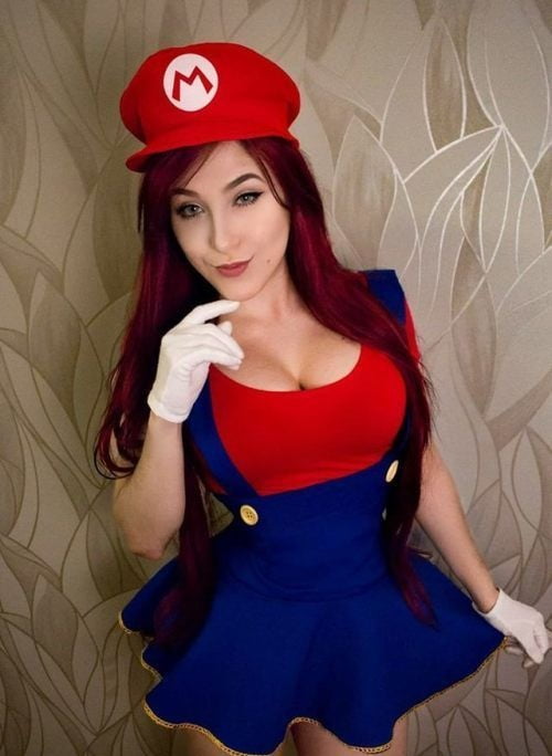 Mario cosplay flexiblen Arsch Beine Kostüm lesbische Milf spritzen
 #91883327