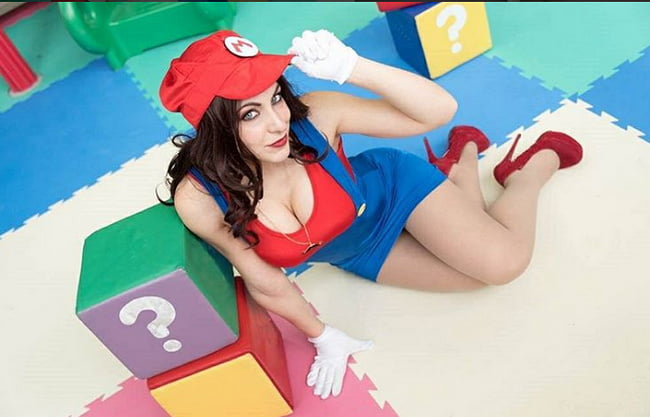 Mario cosplay flexiblen Arsch Beine Kostüm lesbische Milf spritzen
 #91883364