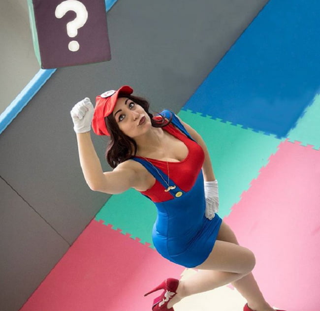 Mario cosplay flexiblen Arsch Beine Kostüm lesbische Milf spritzen
 #91883367