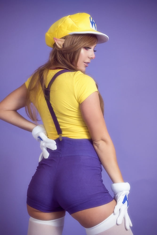 Mario cosplay flexiblen Arsch Beine Kostüm lesbische Milf spritzen
 #91883425
