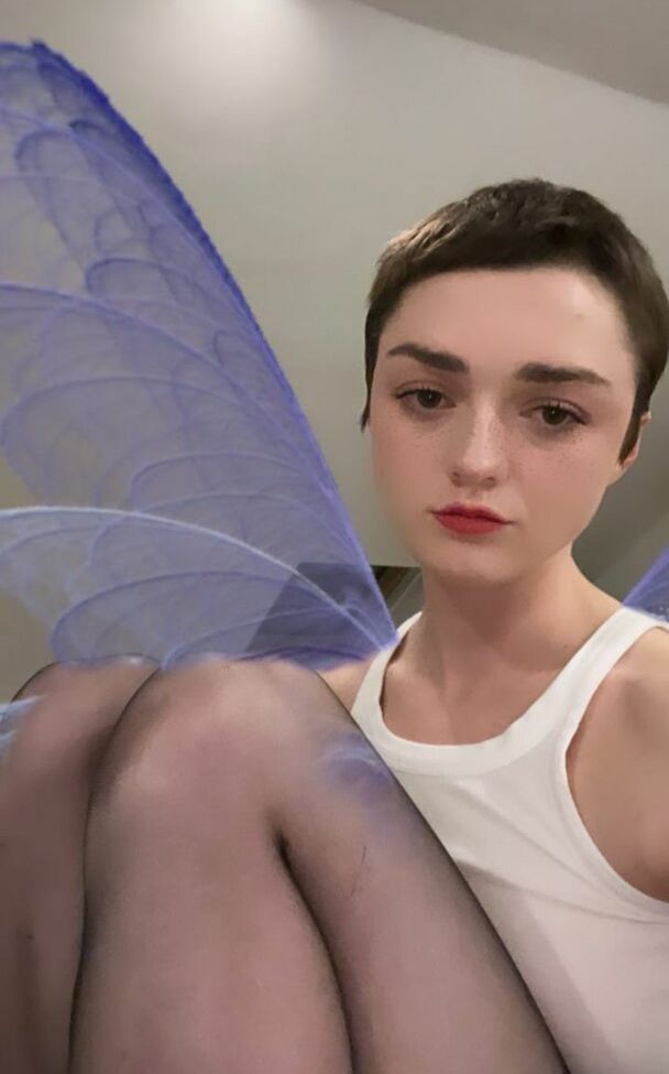 Maisie Williams nue #108987801