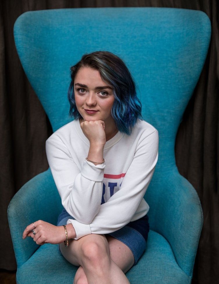 Maisie Williams nackt #108987965