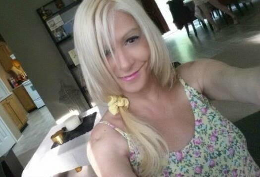 Cute blonde mom #92023123