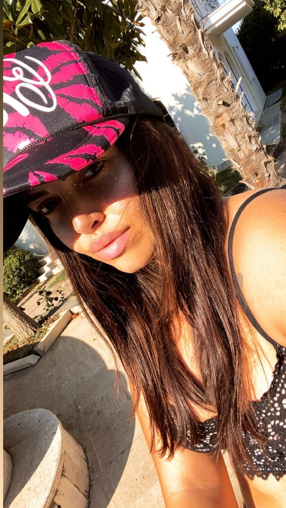 Clodia from Kuwait #81813651