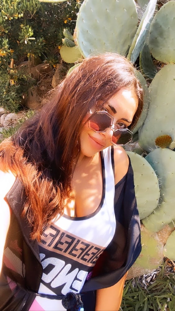 Clodia from Kuwait #81813657