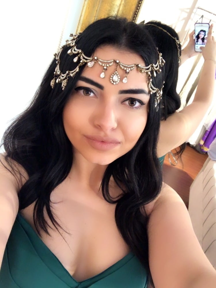 Clodia from Kuwait #81813872