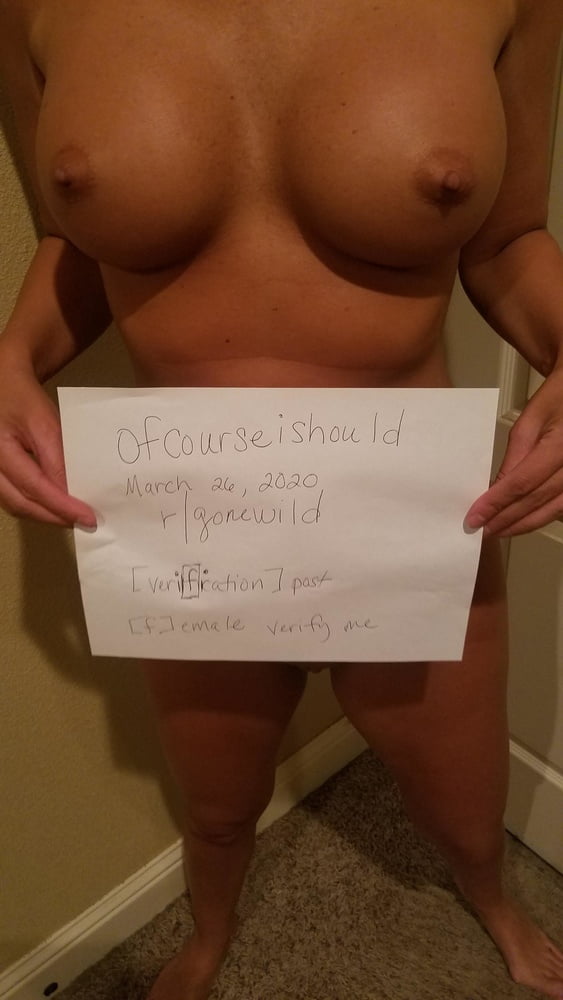 Wife aime poster des photos nues en ligne
 #93493244