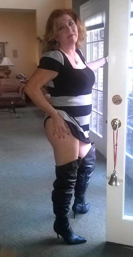 Milfs & gilfs con botas no.17
 #103047132