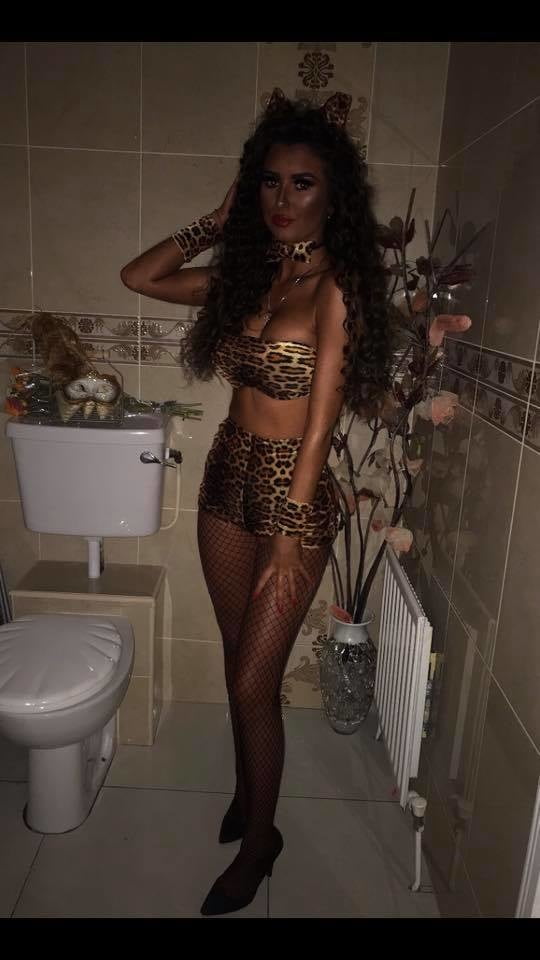 Putas en traje de fantasía 300
 #103676613