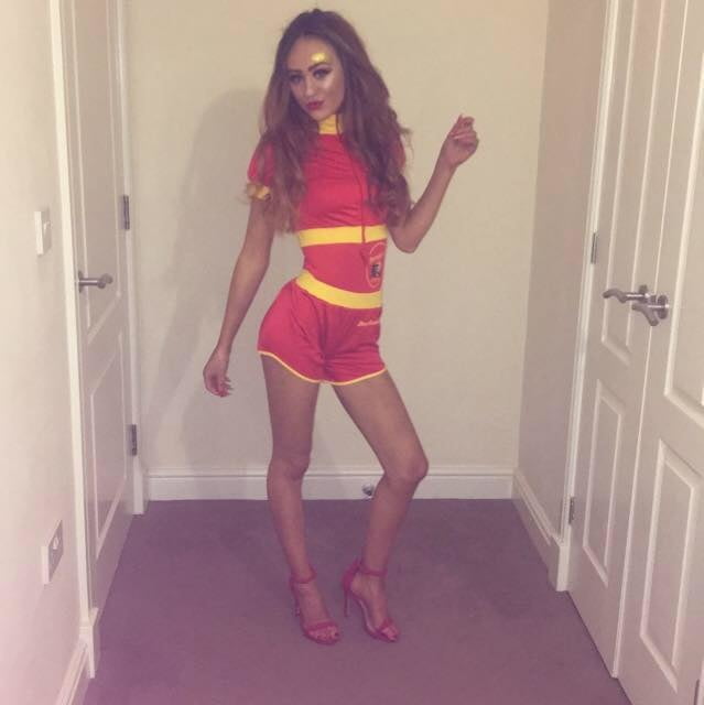 Putas en traje de fantasía 300
 #103676688