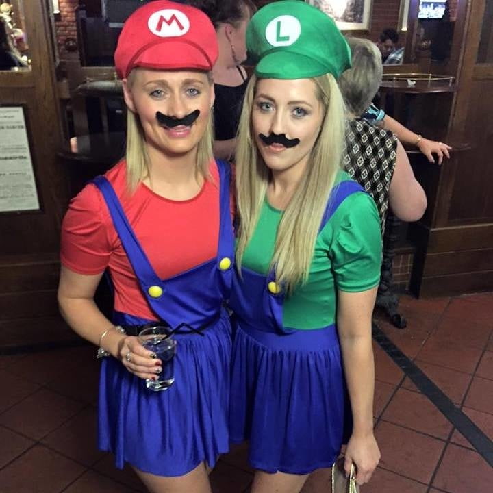 Putas en traje de fantasía 300
 #103676726