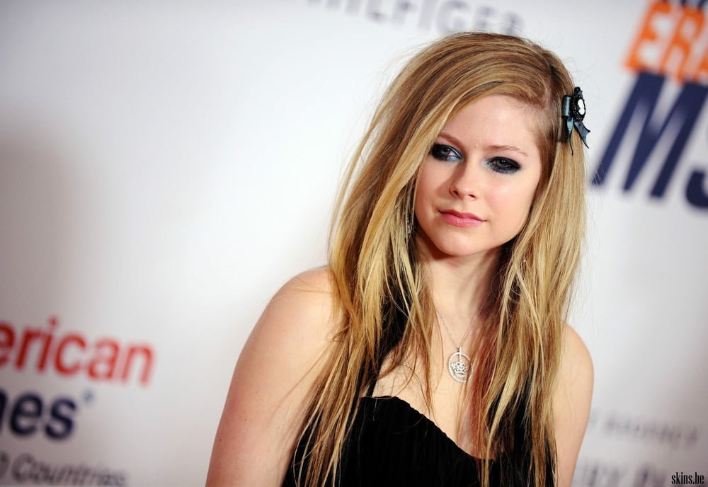 Avril Lavigne gives me my happy ending #102349039