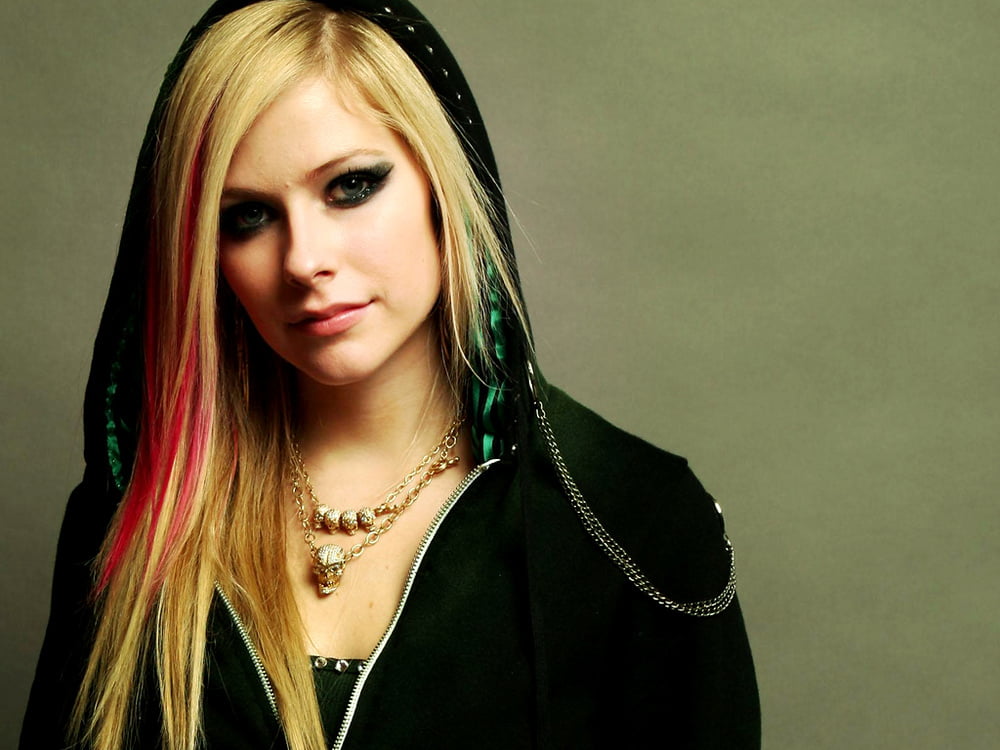 Avril Lavigne gives me my happy ending #102349095
