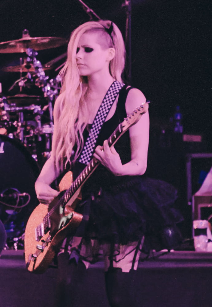 Avril Lavigne mi dà il mio lieto fine
 #102349204