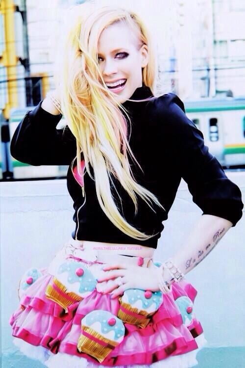 Avril Lavigne gives me my happy ending #102349212