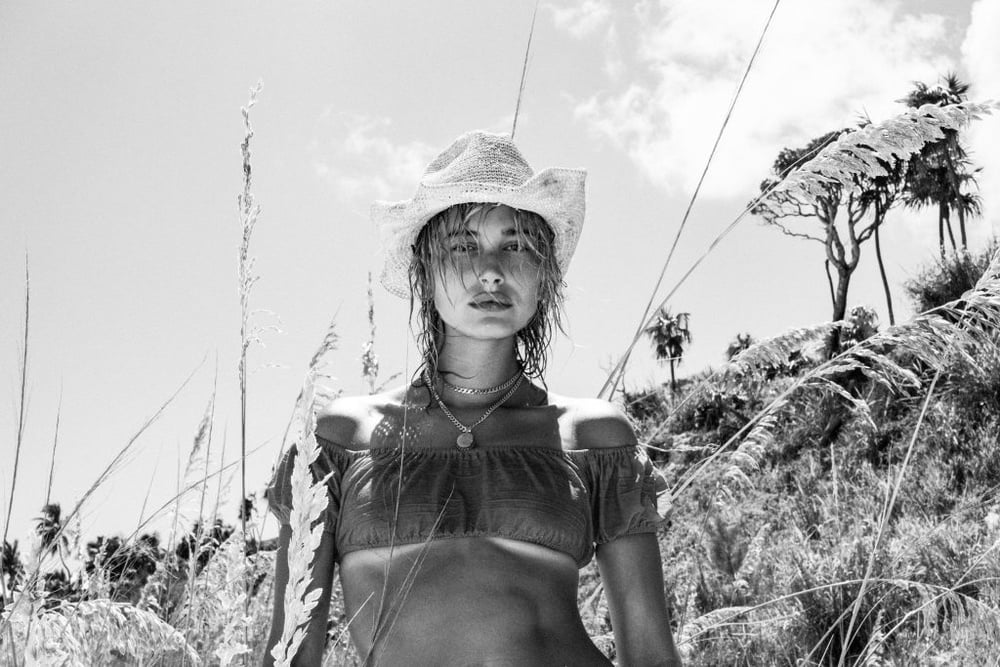 Hailey Bieber #99686790