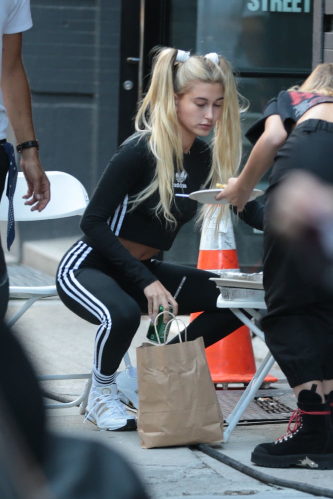 Hailey Bieber #99686889