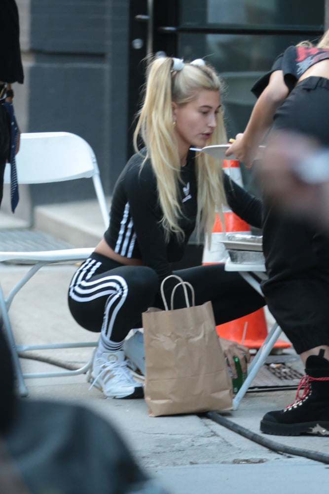Hailey Bieber #99686901