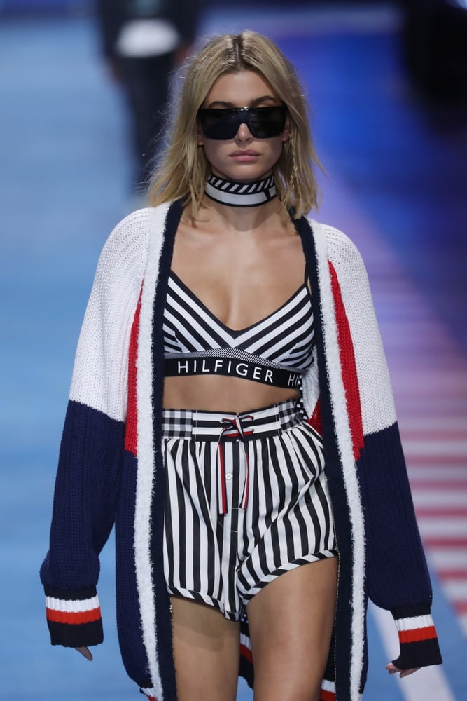 Hailey Bieber #99686961