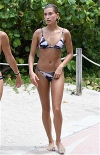Hailey Bieber #99687424