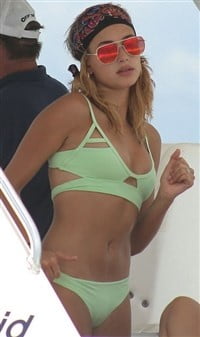 Hailey Bieber #99687439