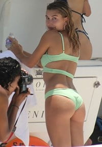Hailey Bieber #99687501