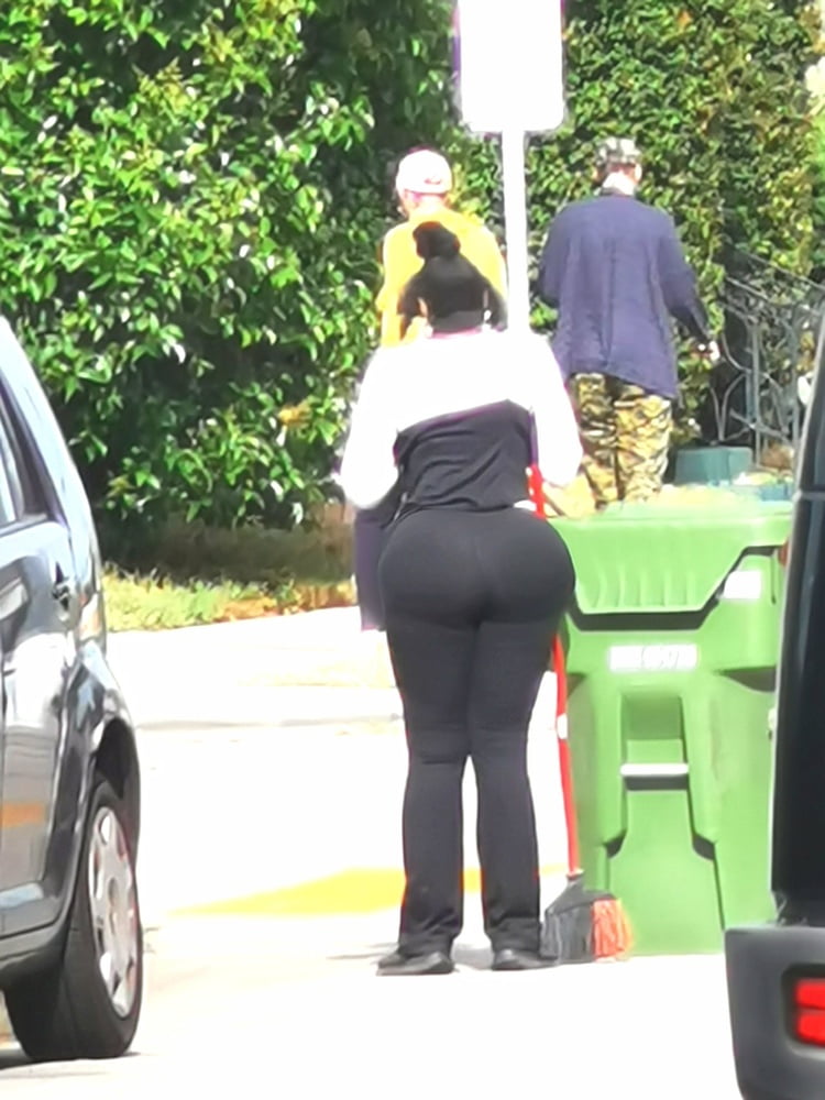 Thick Women On the Street #94455026
